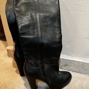 Leather tall boots with high heel